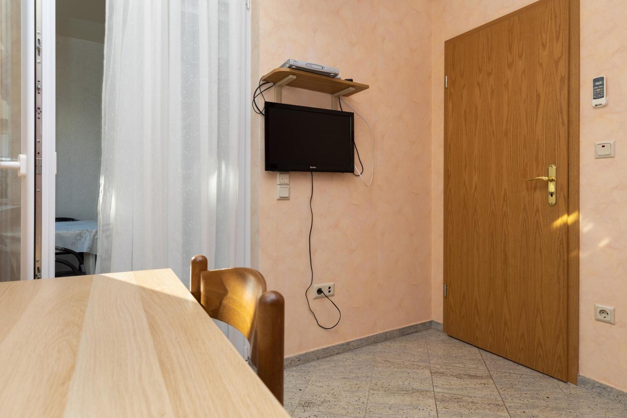 Apartments By The Sea Duce, Omis - 5973 Rom bilde