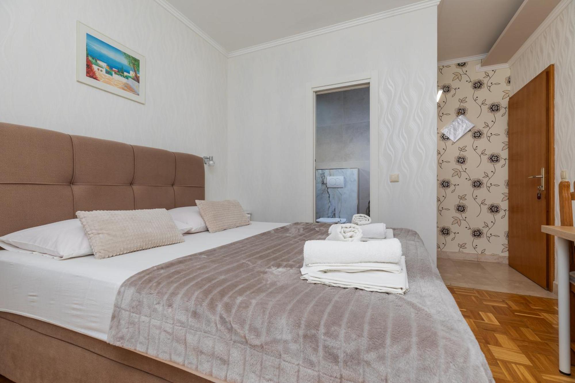 Apartments By The Sea Duce, Omis - 5973 Rom bilde